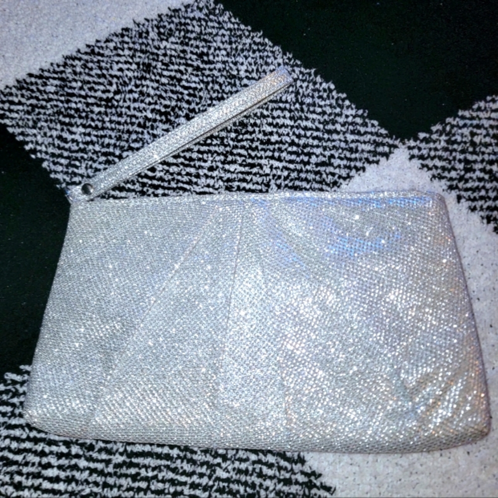 Silver Glitter Wristlet Gem